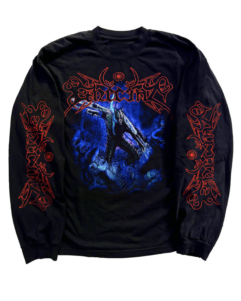 Chainsaw Man Hero Of Hell II Long Sleeve – Hand-distressed heavyweight cotton long sleeve inspired by the brutal world of Chainsaw Man. Raw design, destroyed hem, and premium craftsmanship for anime streetwear lovers. Perfect for dark anime fashion and post-apocalyptic style.
