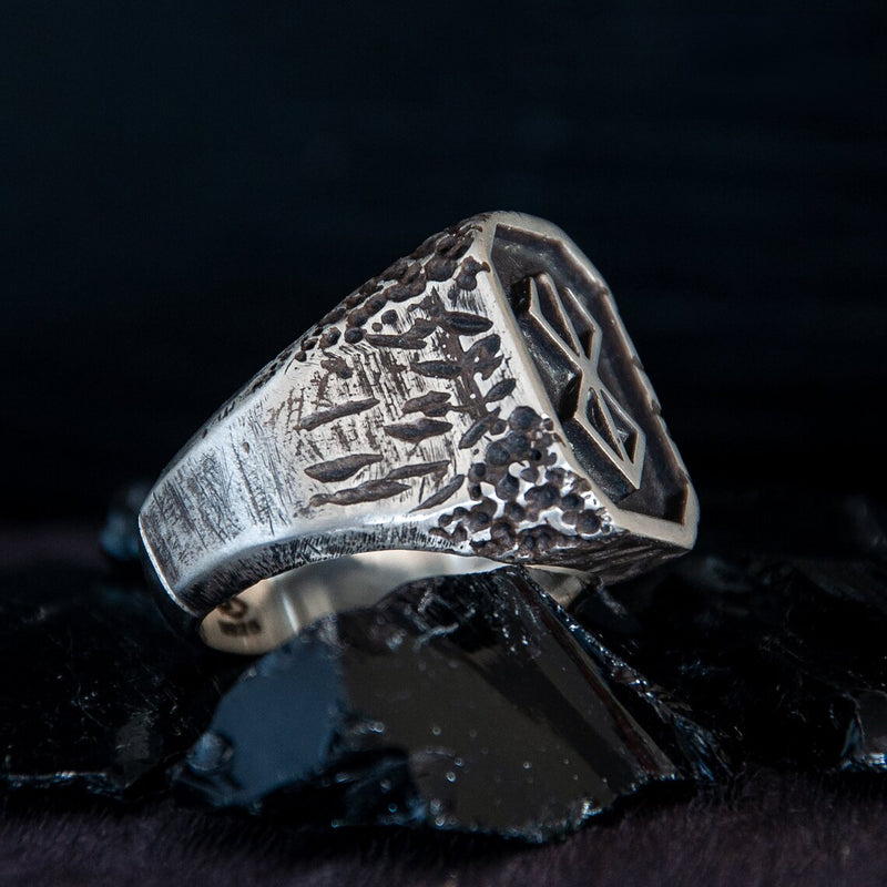 Brand of Sacrifice Ring inspired by Berserk anime and manga – Guts and Casca collectible jewelry crafted in solid 925 sterling silver with an antique, dark finish. Perfect for anime fans, Kentaro Miura enthusiasts, and lovers of the Berserk universe. Custom-made ring sizes for apostles, strugglers, and fans of the Eclipse saga. High-quality anime merchandise for true Berserk fandom.