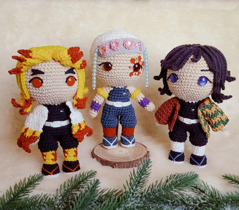 Handmade Demon Slayer crochet dolls featuring your favorite characters like Tanjiro Kamado, Nezuko Kamado, Zenitsu Agatsuma, and Inosuke Hashibira. Perfect anime-inspired gifts for fans and collectors, these intricately detailed dolls make an ideal present for birthdays, holidays, or any special occasion. Crafted with care, these 10–12 inch (25–30 cm) soft plush dolls are perfect for display, cuddling, or adding to your anime merchandise collection. A must-have for Demon Slayer enthusiasts.